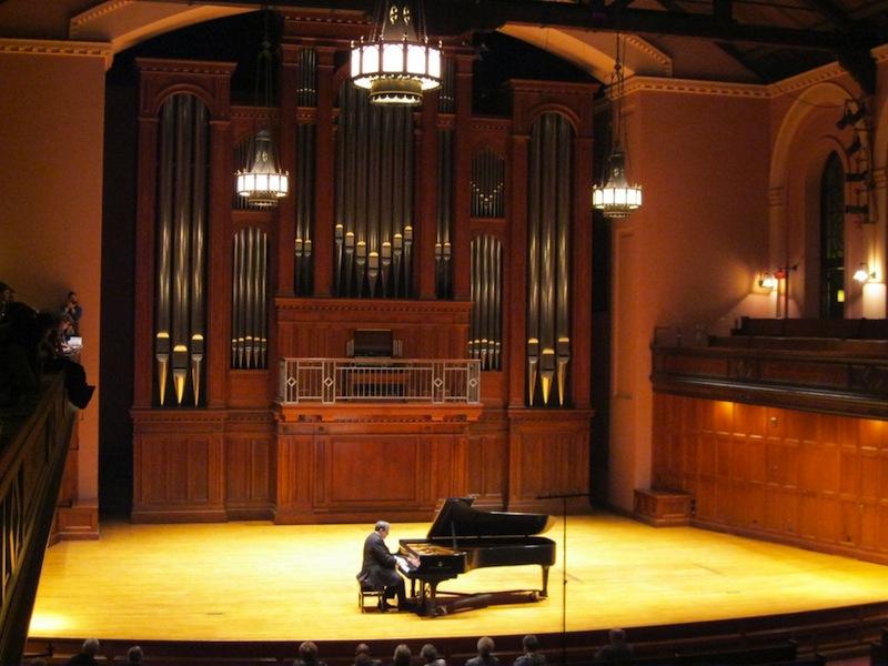 Russian-Israeli pianist Yefim Bronfman displayed subtly brilliant artistry and a brusque stage persona during his performance at Finney Chapel last Saturday.