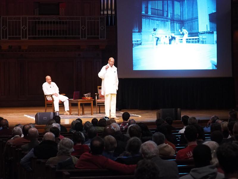 Assistant Professor of Theater Justin Emeka, OC ’95, interviews Avery Brooks, OC ’70, in Finney Chapel Saturday night. Brooks treated the audience to soulful music on the piano and a monologue from Othello, and, at his request, the convocation concluded with two student performances.  