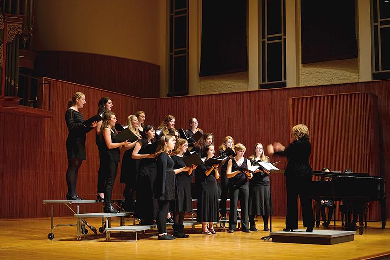 The+Oberlin+Women%E2%80%99s+Chorale+sings+in+Warner+Concert+Hall+on+Wednesday.+The+all-female+vocal+group+gave+a+spirited+performance+of+both+contemporary+and+traditional+pieces.