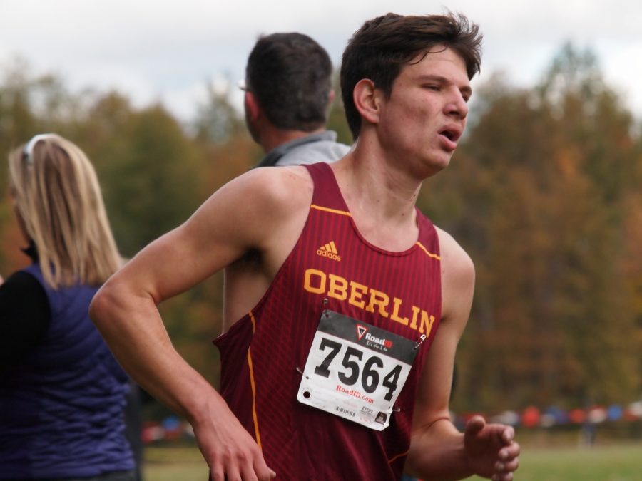Sophomore Grant Sheely grinds through the 8k. The Dobbs Ferry, NY, native was the second Yeomen finisher at the Yellowjacket Invitational on Sept. 18, clocking in at 27:31.7.