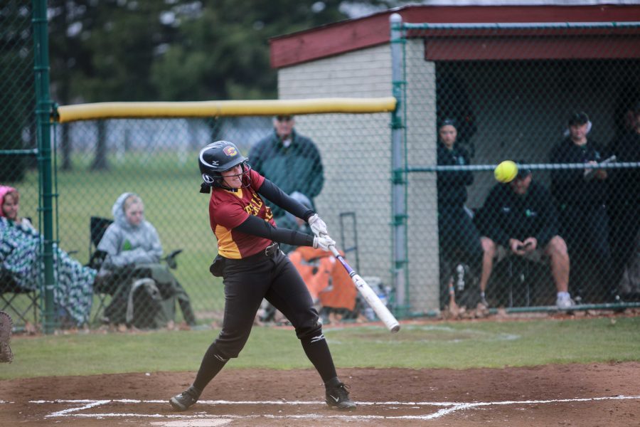 Junior Dana Goldstein hits an incoming pitch in the Yeowomen’s home opener against the Wilmington College Fighting Quakers. Oberlin split the doubleheader against Wilmington, winning game one 6–2 before falling 6–5 in the second. 