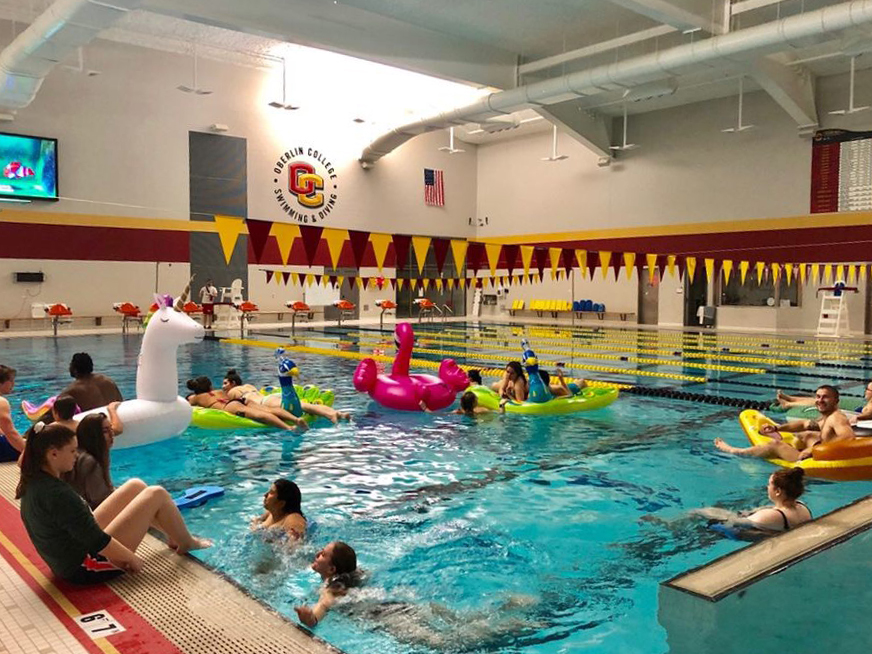 Last+Friday%2C+the+Student+Athletic+Advisory+Committee+hosted+its+first-ever+Dive-Into+Spring+Semester+event+in+Carr+Pool.+With+an+entry+fee+of+%242%2C+Oberlin+students+and+community+members+alike+were+able+to+jump+into+the+pool+while+watching+the+on-theme+feature+film+of+the+night%2C+Finding+Nemo.+Popcorn+and+floaties+were+provided%2C+allowing+attendees+to+snack+and+drift+through+the+water%2C+turning+Carr+Pool+into+an+aquatic+drive-in+movie+theater.+The+SAAC%E2%80%99s+mission+is+to+create+a+strong+relationship+between+the+Oberlin+community+and+varsity+athletics+through+sponsored+projects+and+events+such+as+this+one.