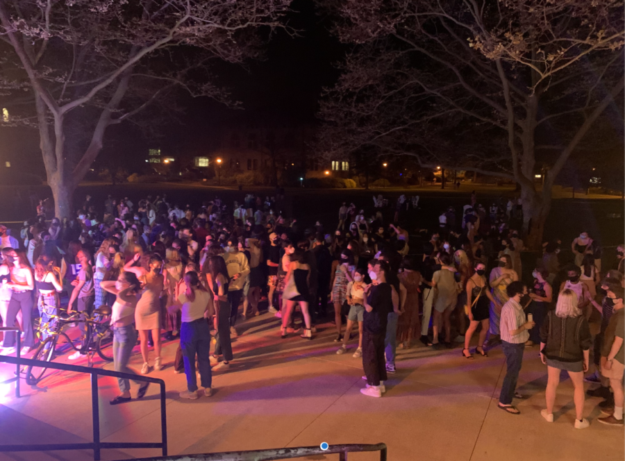 On Tuesday night, students gathered in Wilder Bowl to dance away the end-of-semester blues. 