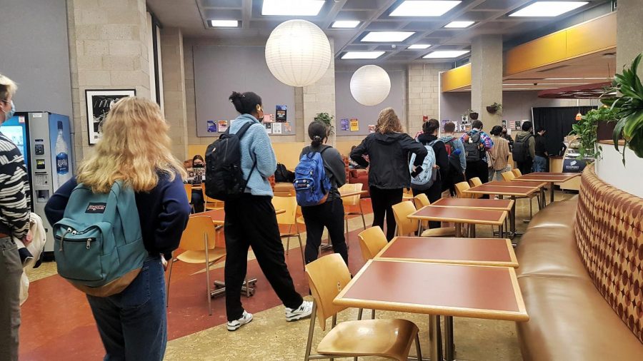 Over 1,000 students signed a petition against AVI Foodsystems last week, expressing frustration at the long lines among
other dining issues, in dining locations such as DeCafé and the Rathskeller.