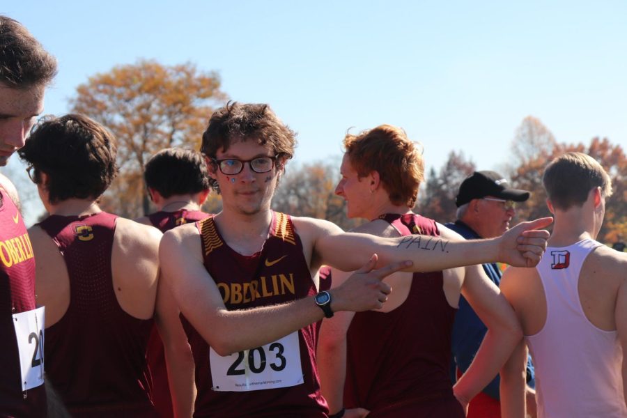 Fourth-year+cross+country+runner+Niels+Vanderloo+posing+at+the+NCAC+Cross+Country+Championships