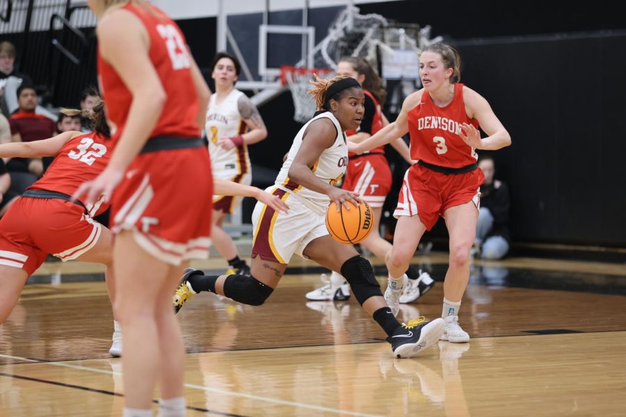 Alyson Jefferson dribbles in a game against Denison University for the NCAC quarterfinals.