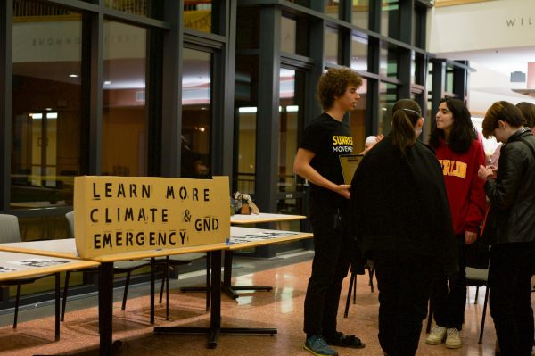 Students tabled to inform fellow Obies about the climate emergency.