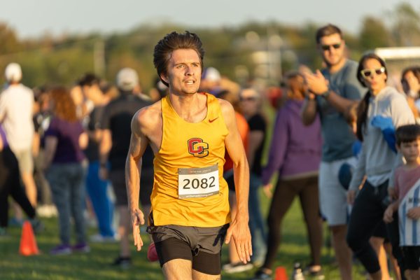 Jonah Barber races at the Ohio Wesleyan University Invitational. 